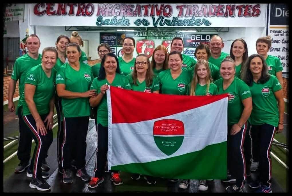 EQUIPE FEMININA DE BOLÃO